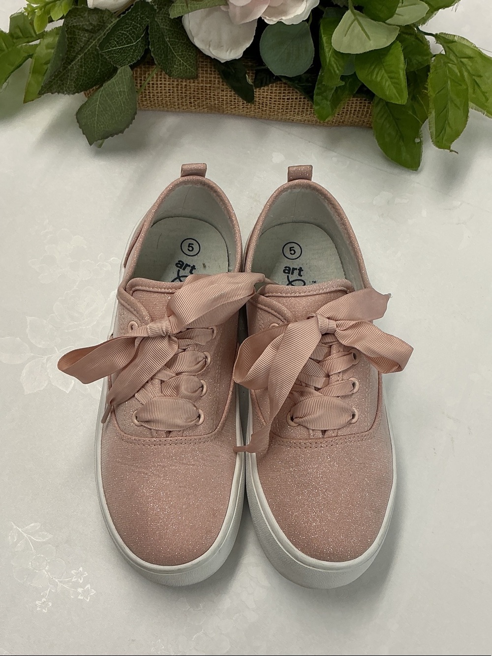 art class Pink Glitter Ribbon-Lace Sneakers